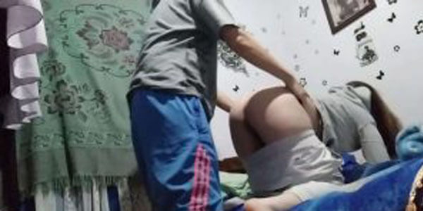 คลิปโป๊แอบถ่าย พี่ชายเย็ดสดกับน้องสาว ทั้งคู่แอบเสียวครอบครัวไม่อยู่ครางเสียว