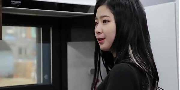 หนังอาร์ญี่ปุ่นใหม่ล่าสุด สาวน่ารักโดนล่อเย็ด เอากันหลายท่ากลางบ้าน