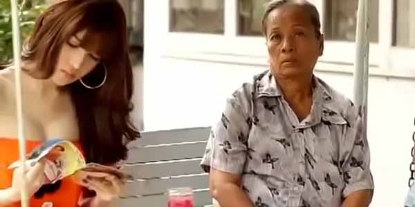 หนังอีโรติกเต็มเรื่อง สาวสวยโดน 4 รุม 1 เอาหีสดผลัดกันเย็ดจนน้ำแตก