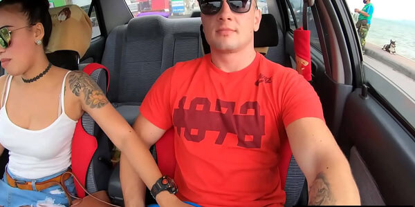 หนังโป้ xnxxfree สาวแขนลายเย็ดควยหนุ่มเสื้อส้ม โม๊คควยบนรถแตกคารู