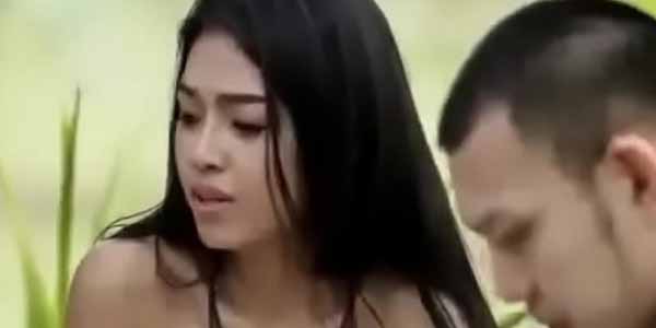 หนัง r ออนไลน์ หนุ่มหล่อพนักงานใหม่ล่อหีเจ้านาย เอากันกลางบ้านอย่างฟิน