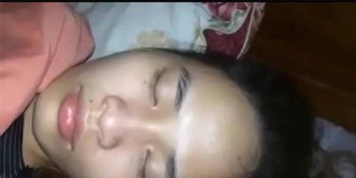คลิปหลุดสาวสวย เมียสาวง่วงโดนผัวหื่นลักหลับ โดนเอาหีสดล่อกันจนน้ำแตก