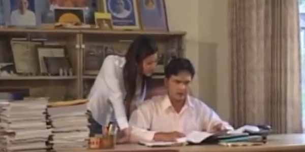 หนังอาร์ไทยเป็นเรื่อง เลขาสาวยั่วควยหัวหน้าหื่นกาม เล่นเสียวเอากันกลางบ้าน