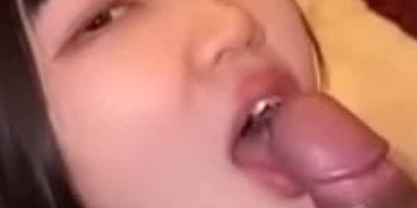 คลิปโป้ใหม่เด็ด ๆ สาวหมวยอมควยอย่างเมามันส์ ก่อนชวนกันเย็ดหีสวย