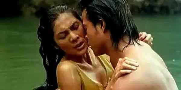 จับเย้ดสาวเงี่ยนในคลอง เสียบควยเข้าหีในน้ำกระเด้ารัว ๆ เอากันโคตรเสียว