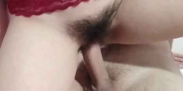 ผัวหื่นกามจับวัยรุ่นสาวเงี่ยนมานอนเยดเยสหีแรง ๆ สาวหมอยดกขย่มควยผัว